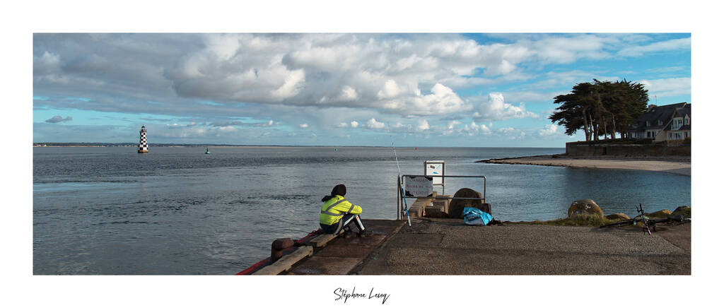 Pêcheur en attente à Loctudy - photographie Stéphane Lecoq